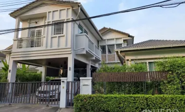 Casa en alquiler de 5 habitaciones en Bang Kapi, Bangkok