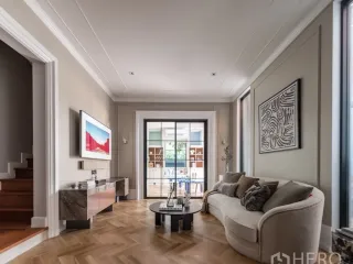 For rent そして for sale 5 ベッドルーム house in Phra Khanong, Bangkok