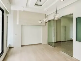 For sale 4 bedrooms townhouse in Wang Thonglang, Bangkok