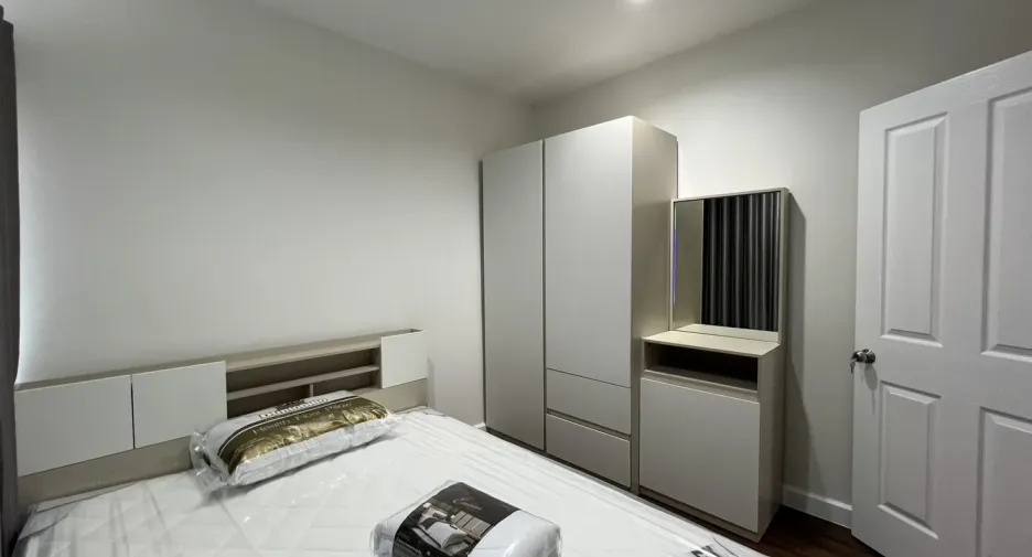 For rent 3 bedrooms townhouse in Bang Kapi, Bangkok