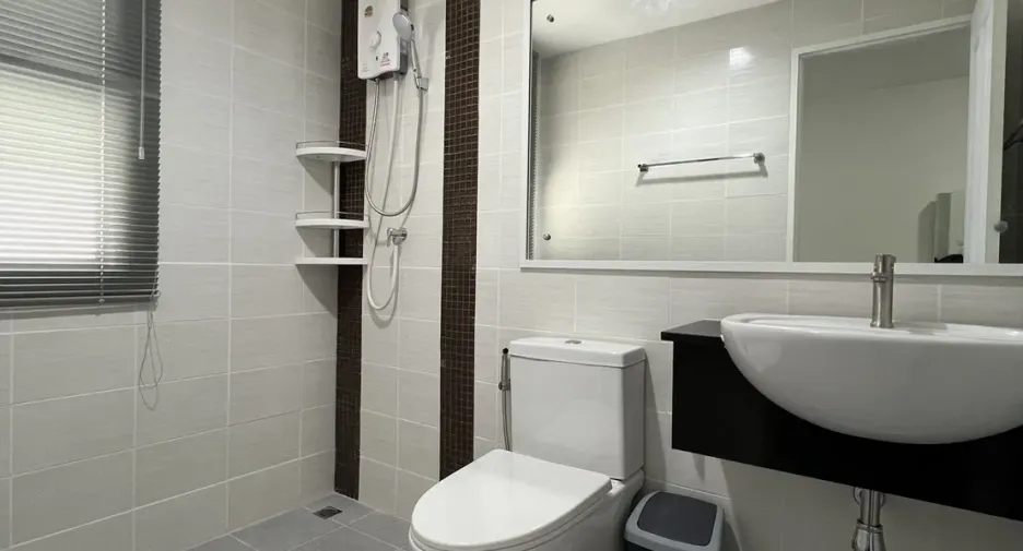 For rent 3 bedrooms townhouse in Bang Kapi, Bangkok
