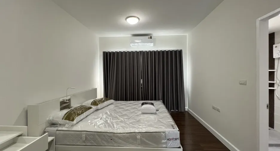 For rent 3 bedrooms townhouse in Bang Kapi, Bangkok