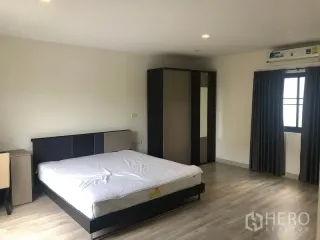 Reihenhaus zur Miete mit 3 Zimmer in Saphan Sung, Bangkok