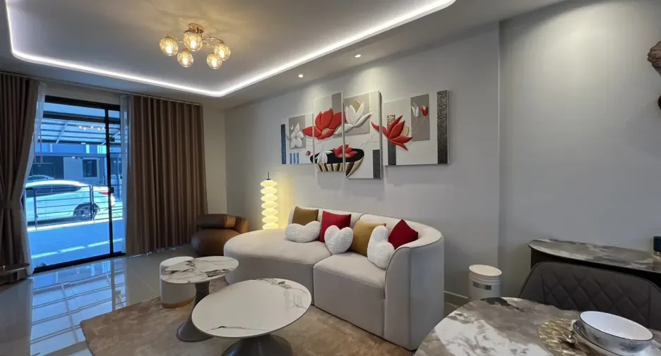 For rent 3 bedrooms townhouse in Bang Phli, Samut Prakan
