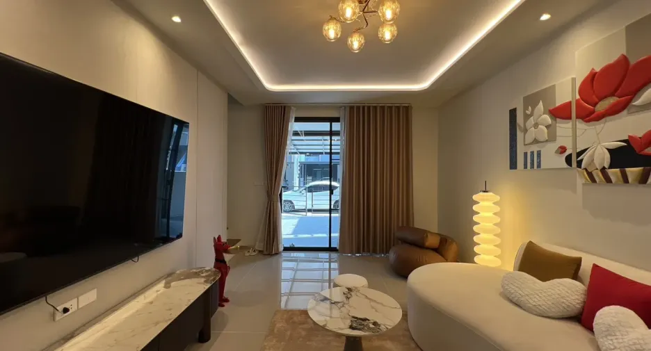 For rent 3 bedrooms townhouse in Bang Phli, Samut Prakan