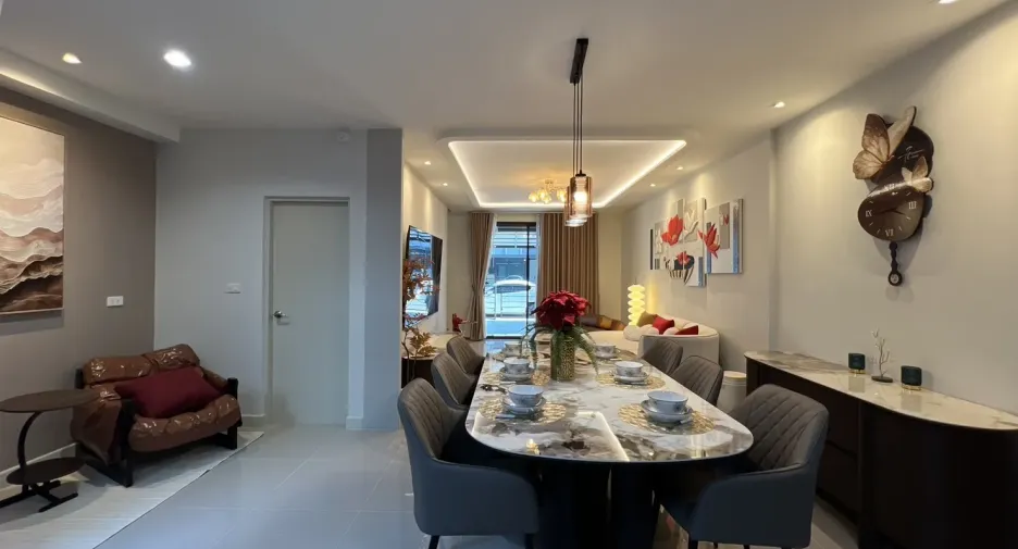 For rent 3 bedrooms townhouse in Bang Phli, Samut Prakan