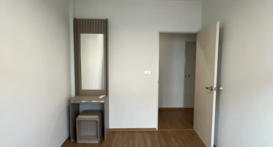 For rent 3 bedrooms townhouse in Bang Phli, Samut Prakan