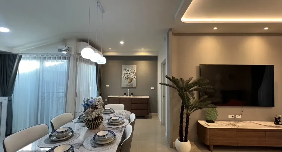For rent 3 bedrooms townhouse in Bang Phli, Samut Prakan