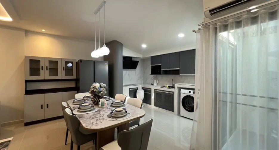 For rent 3 bedrooms townhouse in Bang Phli, Samut Prakan