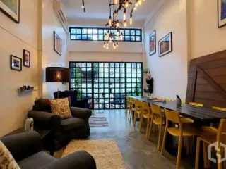 Reihenhaus zur Miete mit 4 Zimmer in Khlong Toei, Bangkok