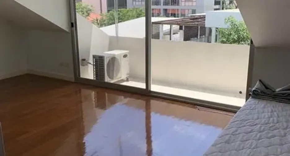 出租 3 卧室 联排别墅 在 Khlong Toei, 曼谷