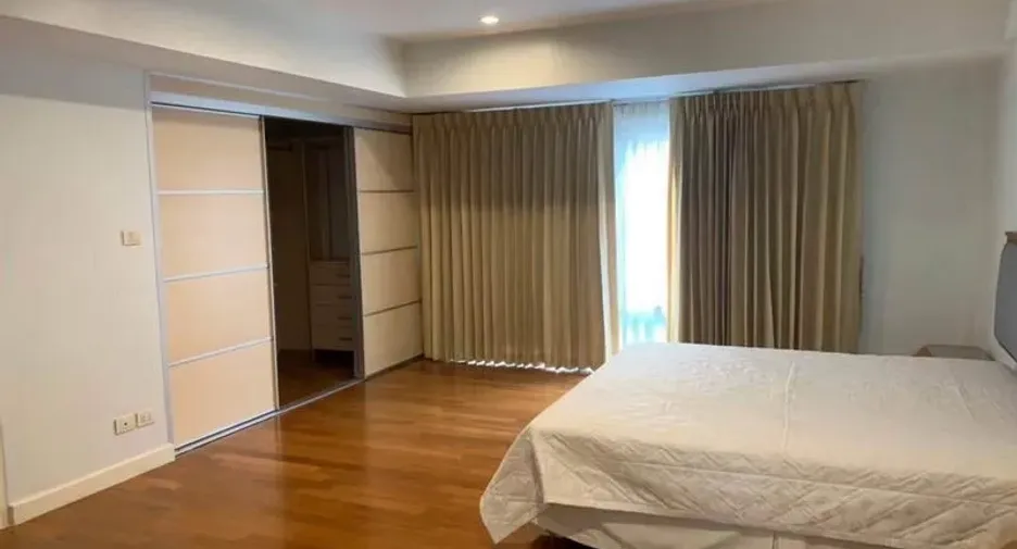出租 3 卧室 联排别墅 在 Khlong Toei, 曼谷