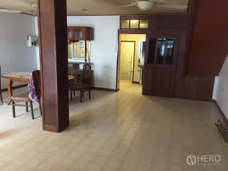 Аренда 3 спальни таунхаус в Кхлонг Тоеи, Бангкок