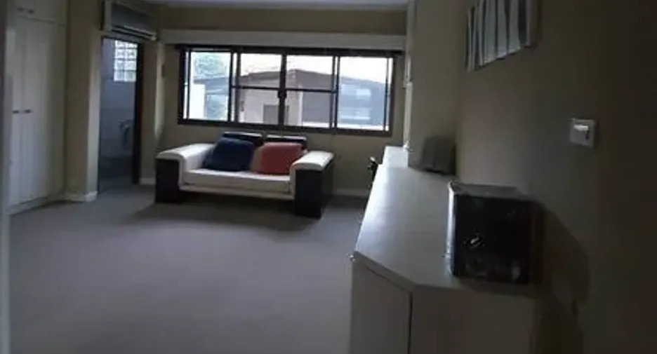 For rent 3 bedrooms townhouse in Khlong Toei, Bangkok