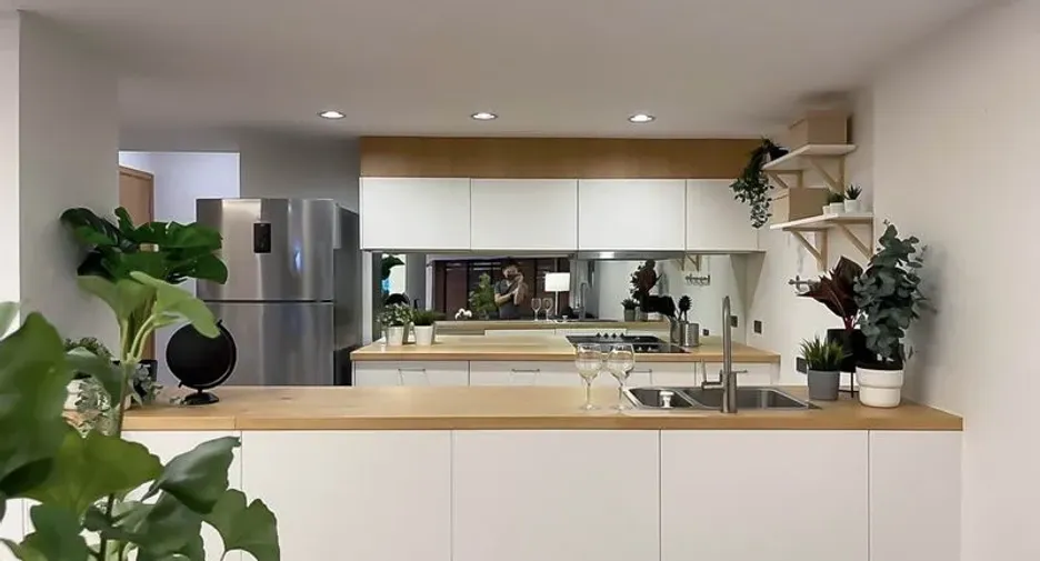 For rent 4 bedrooms townhouse in Khlong Toei, Bangkok