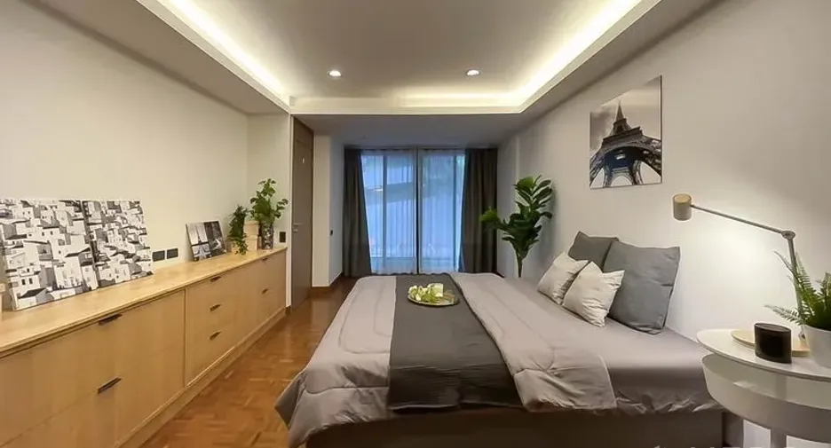 For rent 4 bedrooms townhouse in Khlong Toei, Bangkok