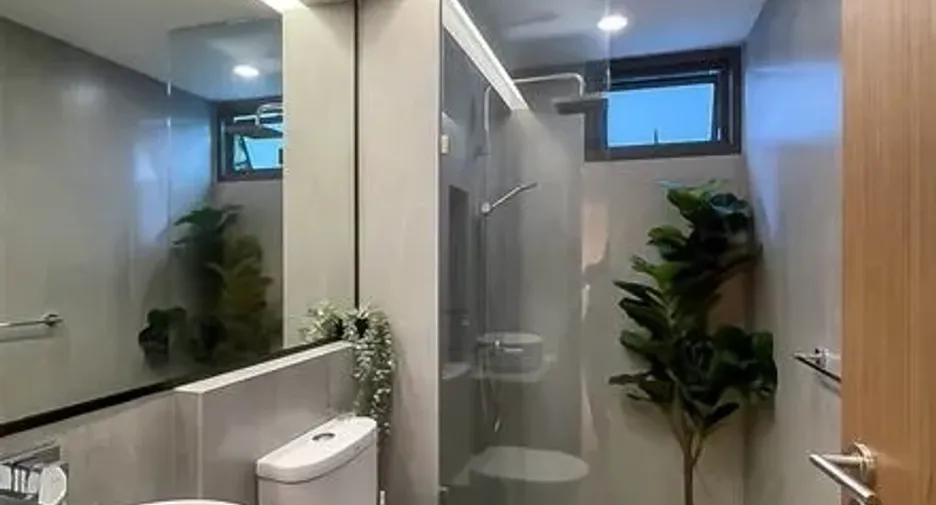 For rent 4 bedrooms townhouse in Khlong Toei, Bangkok