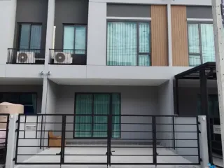 For rent and for sale 3 bedrooms townhouse in Bang Phli, Samut Prakan