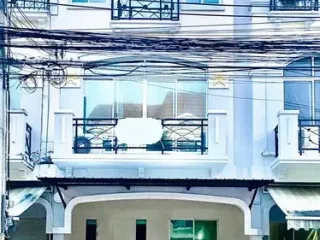 Аренда 3 спальни таунхаус в Пращет, Бангкок