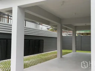 出租 4 卧室 联排别墅 在 Huai Khwang, 曼谷