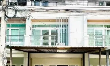 Reihenhaus zur Miete mit 3 Zimmer in Prawet, Bangkok