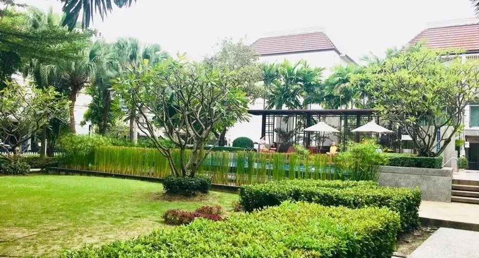 For rent 3 bedrooms townhouse in Prawet, Bangkok