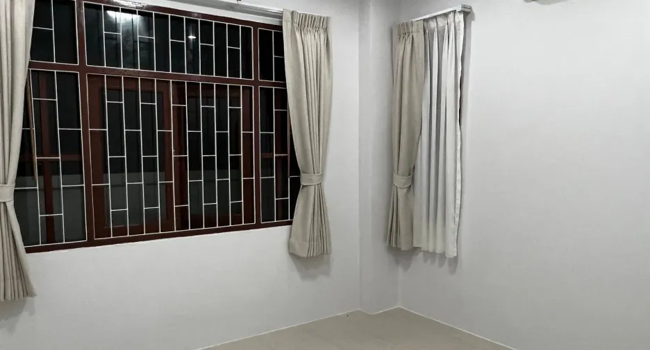 For sale 4 bedrooms house in Thalang, Phuket