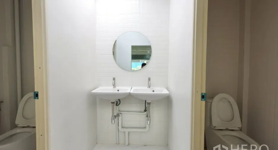 For rent studio townhouse in Sathon, Bangkok