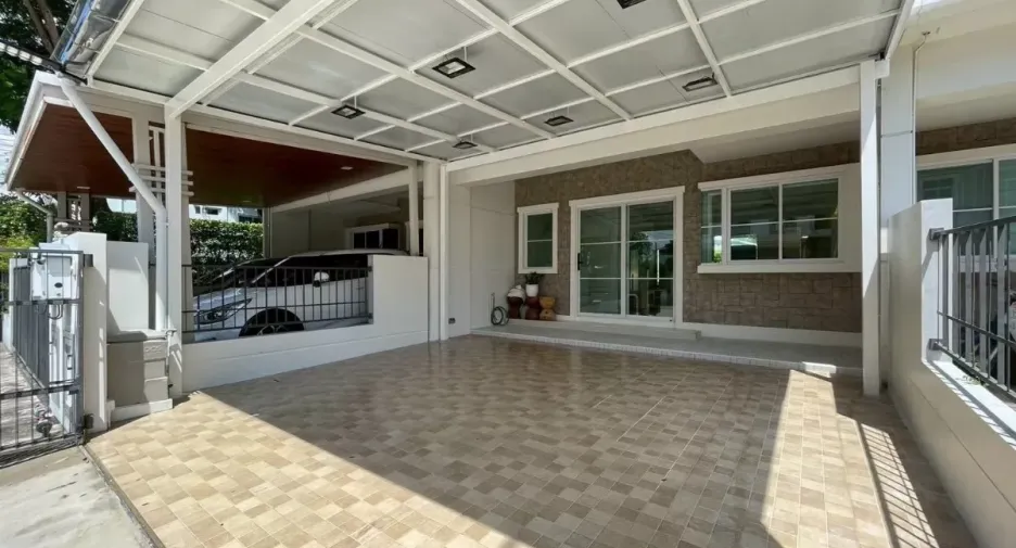 For rent 3 ベッドルーム townhouse in Prawet, Bangkok