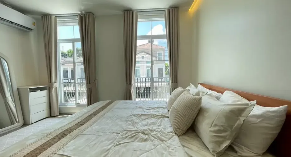 For rent 3 ベッドルーム townhouse in Prawet, Bangkok