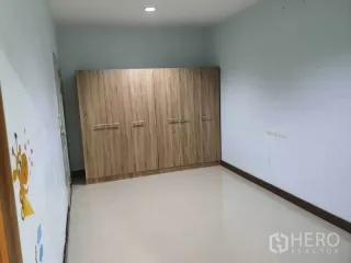 For sale 3 ベッドルーム townhouse in Suan Luang, Bangkok