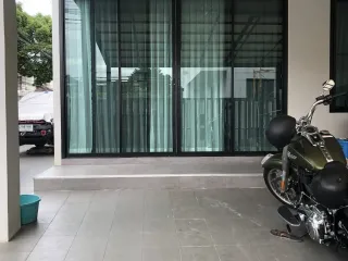 For sale 4 bedrooms townhouse in Phra Khanong, Bangkok
