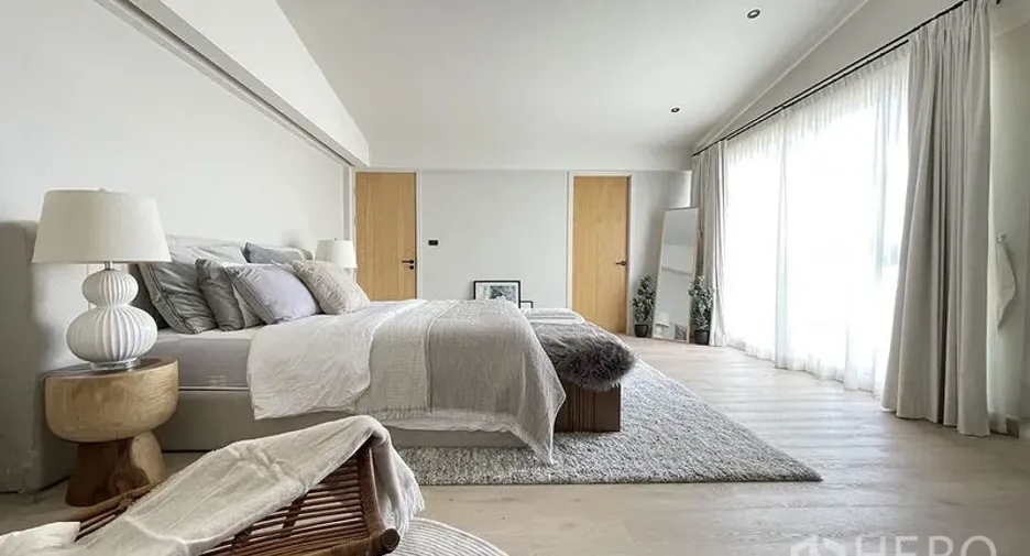 For sale 3 bedrooms townhouse in Watthana, Bangkok