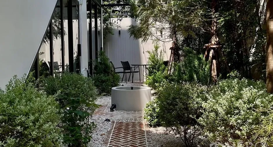 For sale 3 bedrooms townhouse in Watthana, Bangkok