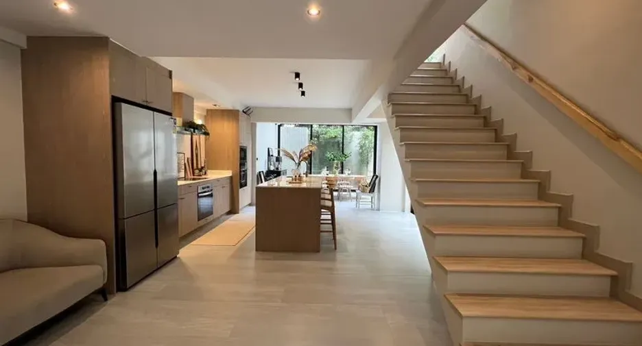 For sale 3 bedrooms townhouse in Watthana, Bangkok