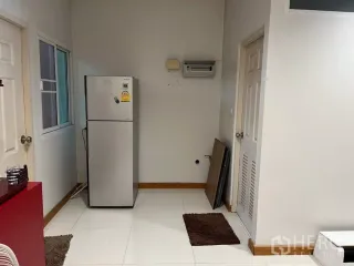 For rent 4 bedrooms townhouse in Yan Nawa, Bangkok
