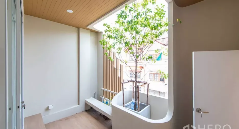 For sale 2 bedrooms townhouse in Lat Phrao, Bangkok