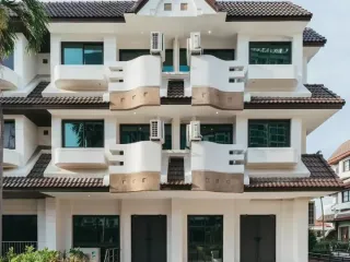 Casa adosada en alquiler de 5 habitaciones en Khlong Toei, Bangkok
