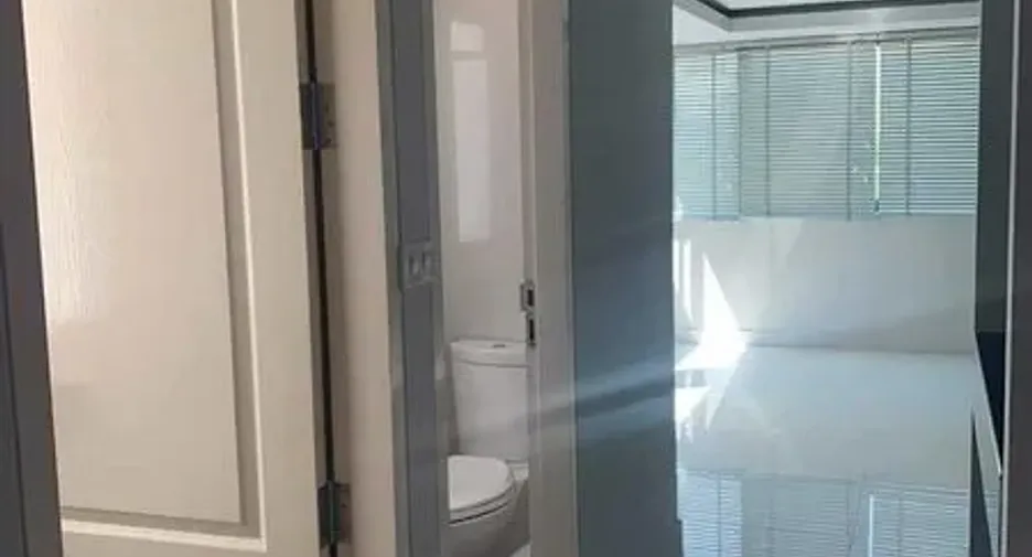 For rent and for sale 3 bedrooms townhouse in Yan Nawa, Bangkok