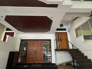 Casa adosada en alquiler de 3 habitaciones en Watthana, Bangkok