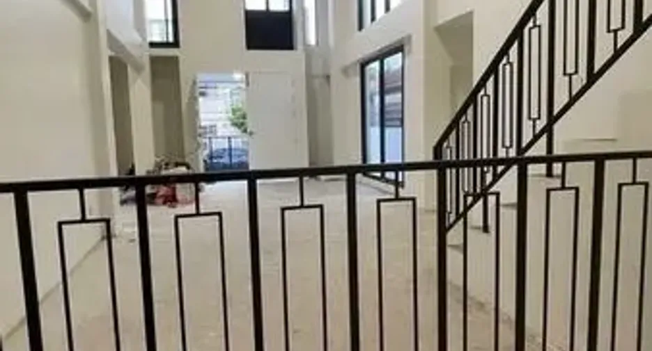 For sale 8 bedrooms townhouse in Prawet, Bangkok