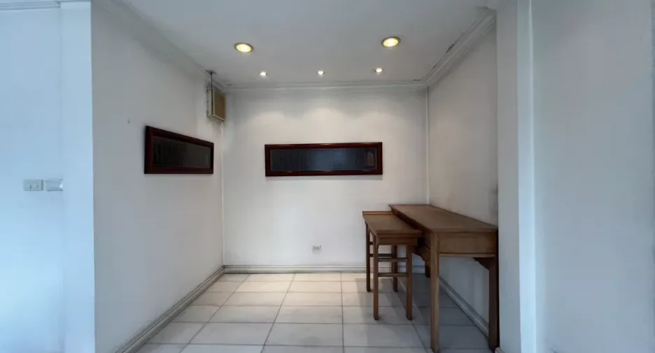 For sale 4 bedrooms townhouse in Phra Khanong, Bangkok