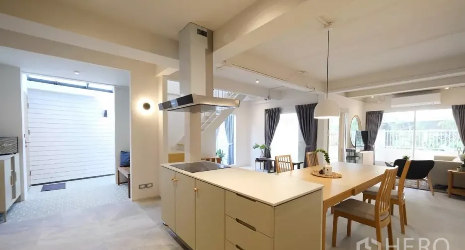 For rent and for sale 3 bedrooms townhouse in Watthana, Bangkok