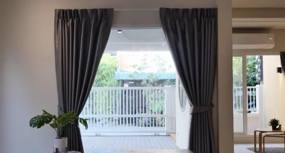 For rent and for sale 3 bedrooms townhouse in Watthana, Bangkok
