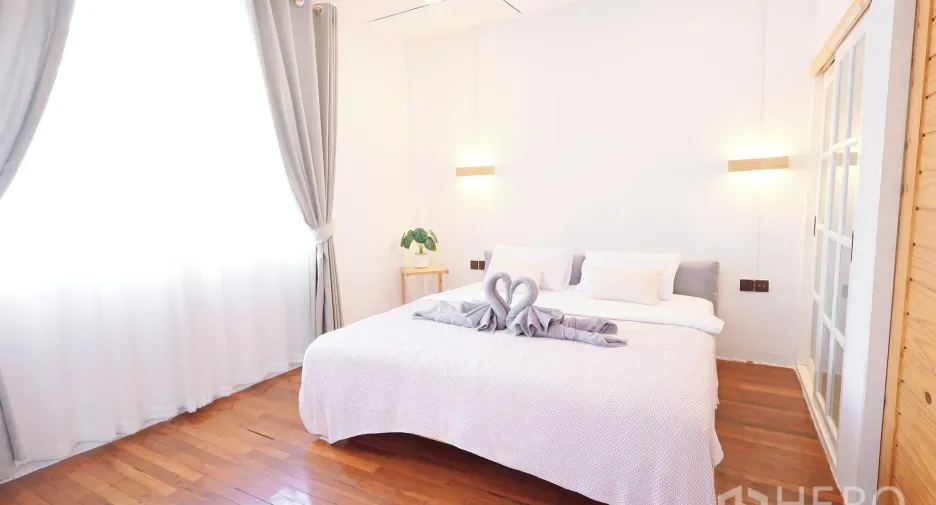 For rent 3 bedrooms townhouse in Din Daeng, Bangkok