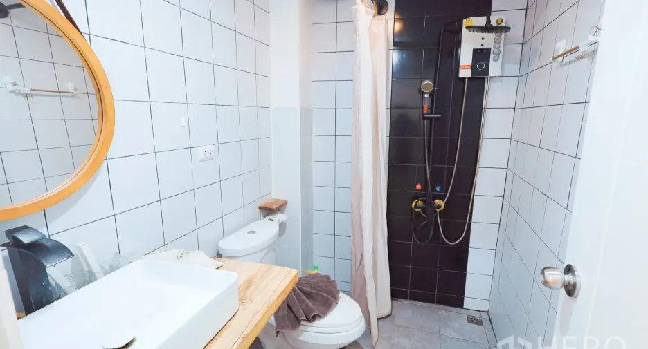 For rent 3 bedrooms townhouse in Din Daeng, Bangkok