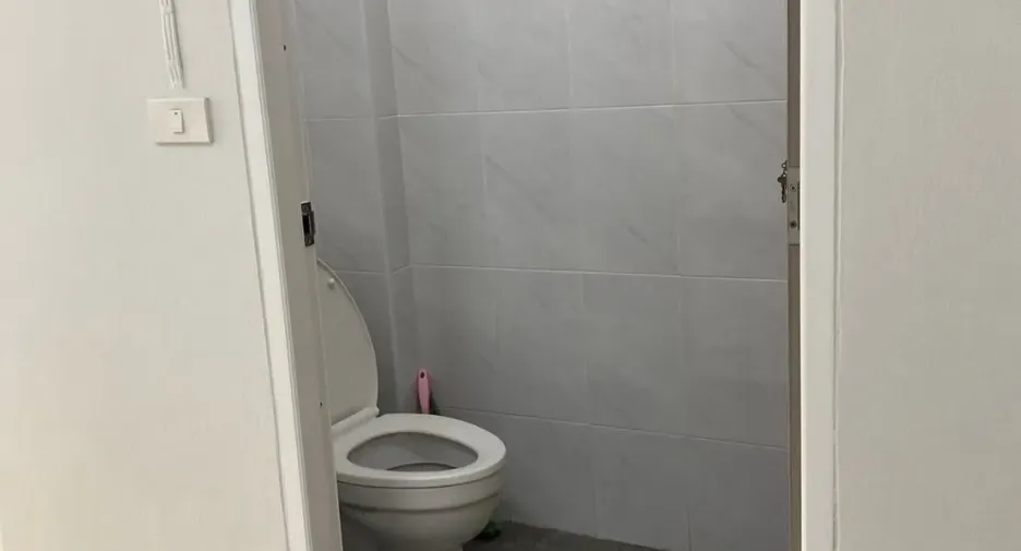 Reihenhaus zur Miete mit 3 Zimmer in Huai Khwang, Bangkok