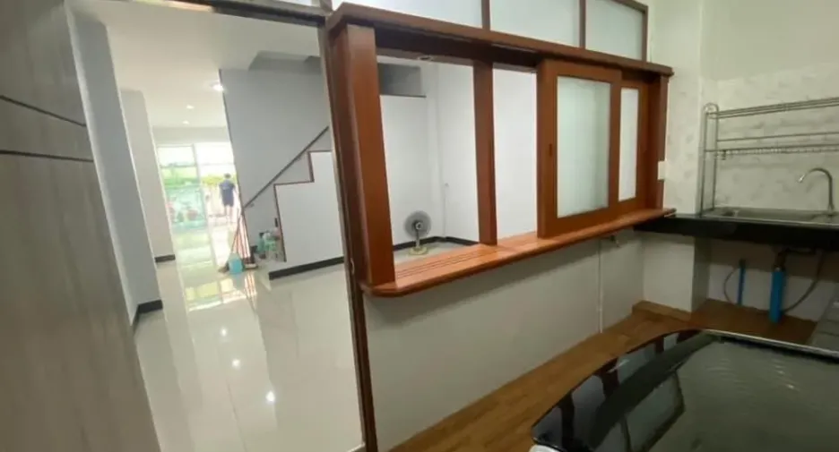 Reihenhaus zur Miete mit 3 Zimmer in Huai Khwang, Bangkok
