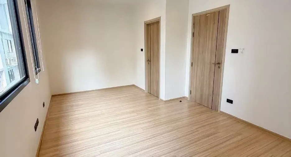 For rent 3 bedrooms townhouse in Suan Luang, Bangkok