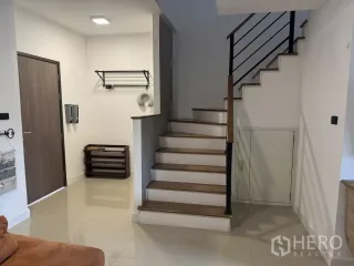 For rent 3 bedrooms townhouse in Suan Luang, Bangkok